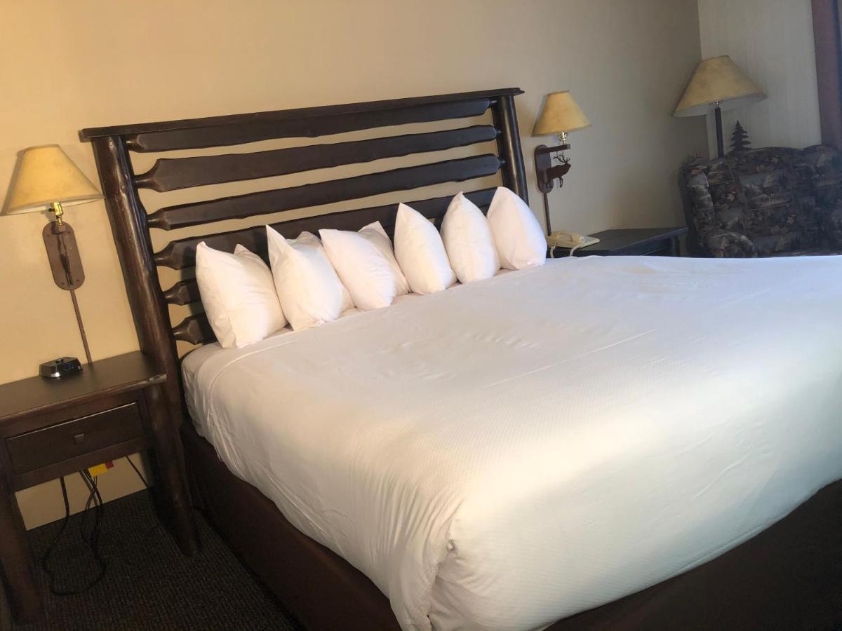 Clubhouse Inn West Yellowstone Bagian luar foto
