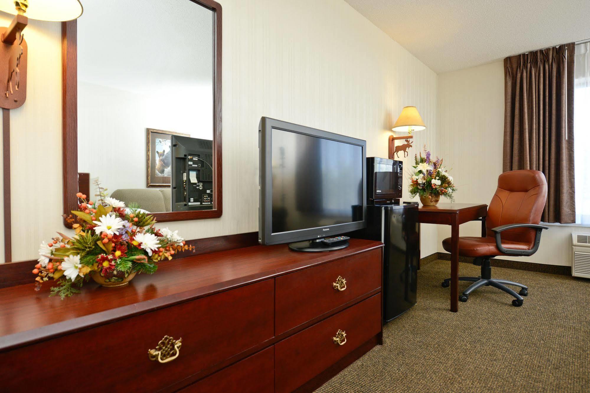 Clubhouse Inn West Yellowstone Bagian luar foto