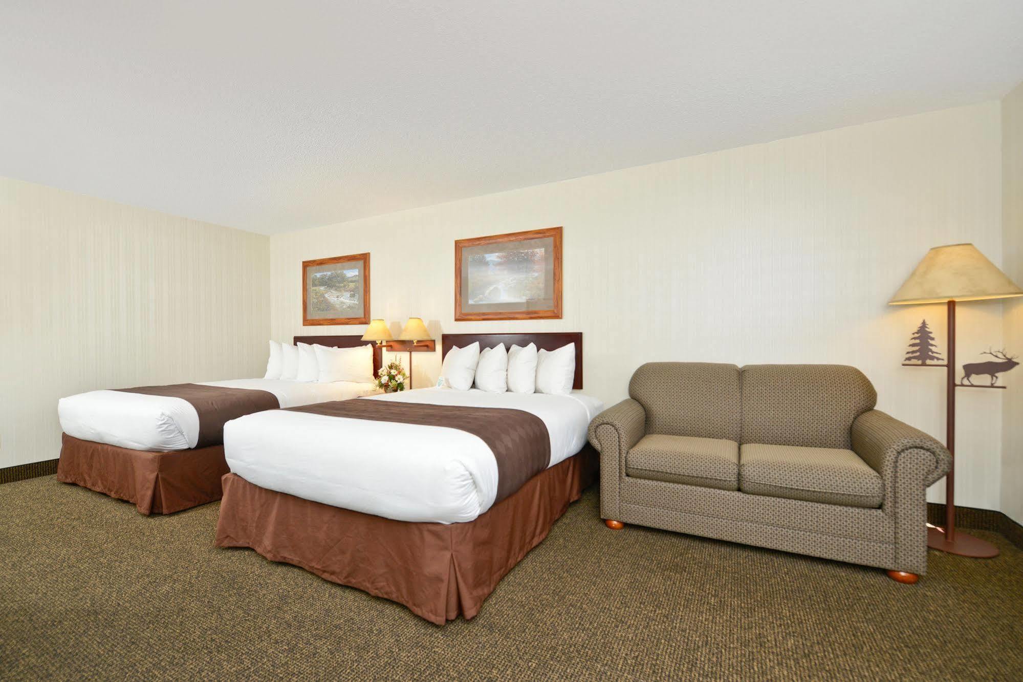 Clubhouse Inn West Yellowstone Bagian luar foto
