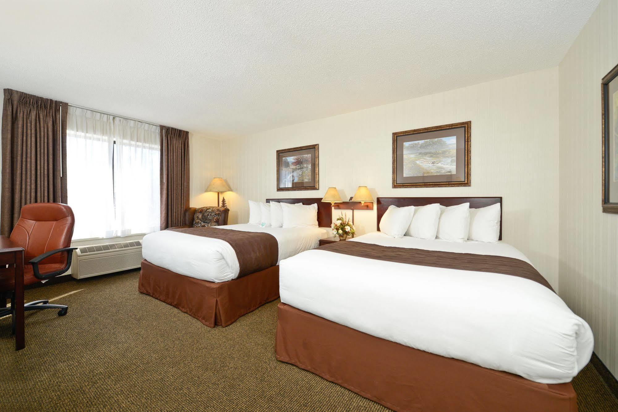 Clubhouse Inn West Yellowstone Bagian luar foto