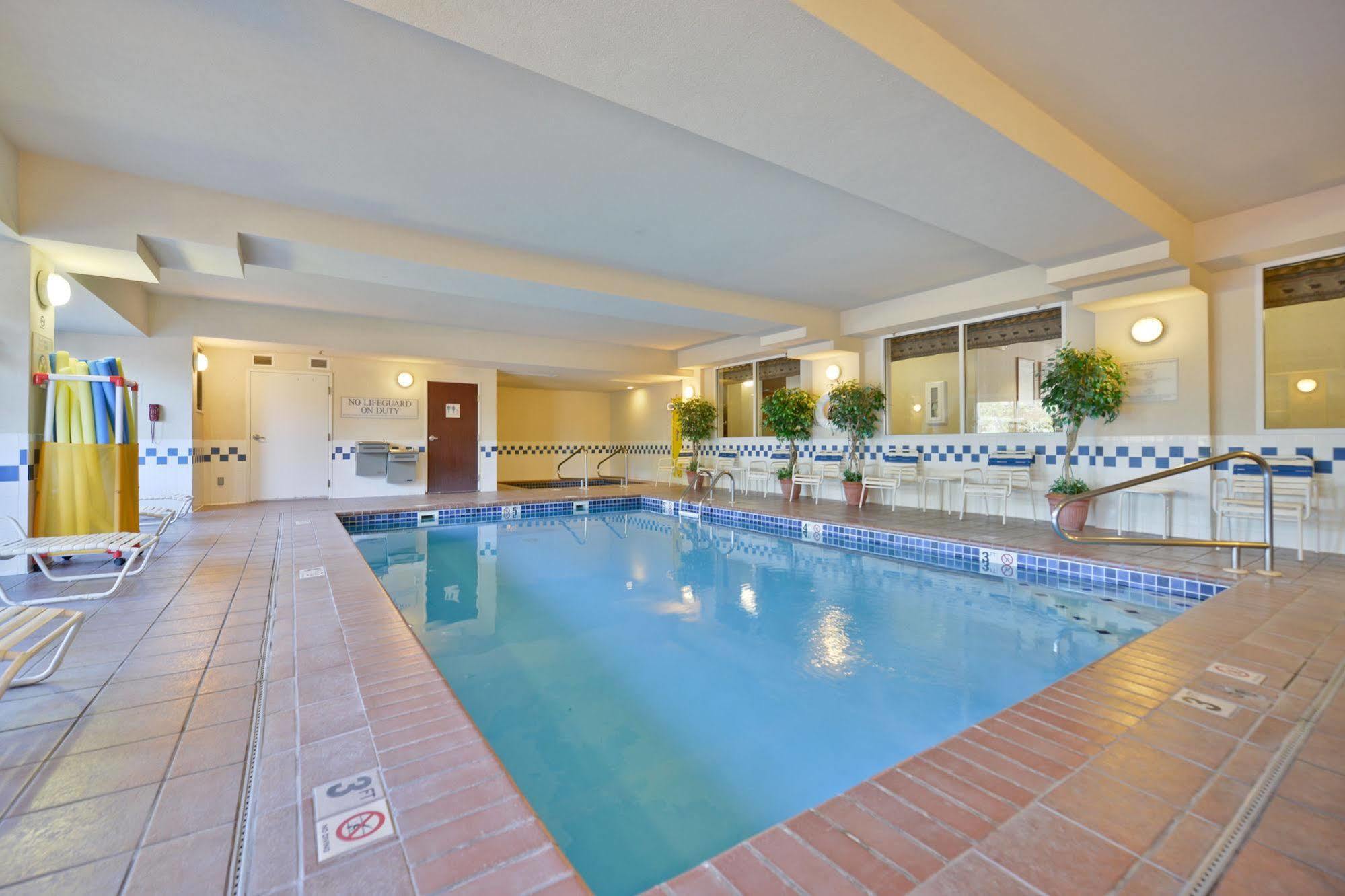 Clubhouse Inn West Yellowstone Bagian luar foto